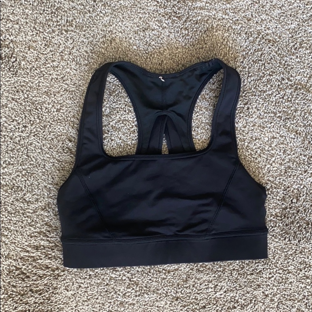 Black Lululemon sports bra